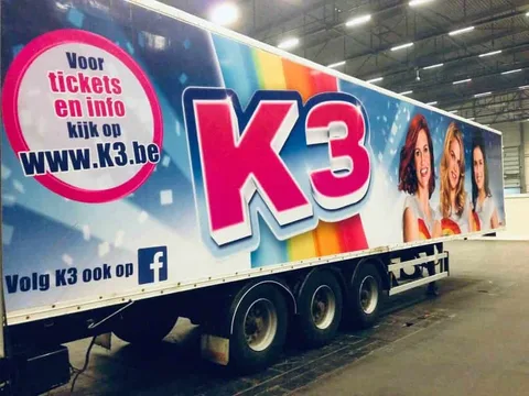 Studio 100 vrachtwagen met K3-belettering